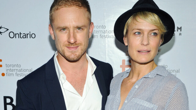 FORLOVET: Et år etter at de to ble et par, har Dylans mamma Robin Wright forlovet seg med kjæresten Ben Foster. Her fra Toronto International Film Festival i Canada tidligere i 2013. Foto: AdMedia / Splash News/ All Over Press FORLOVET: Et år etter at de to ble et par, har Dylans mamma Robin Wright forlovet seg med kjæresten Ben Foster. Her fra Toronto International Film Festival i Canada tidligere i 2013. Foto: AdMedia / Splash News/ All Over Press